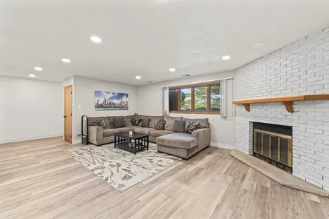 16036 Pine Drive Tinley Park IL 60477