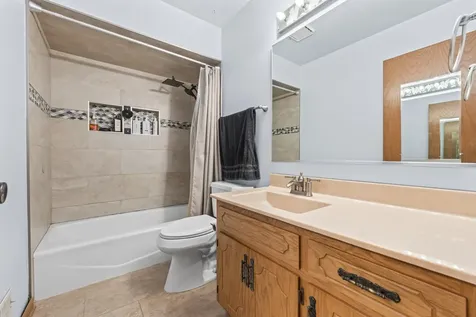 16036 Pine Drive Tinley Park IL 60477