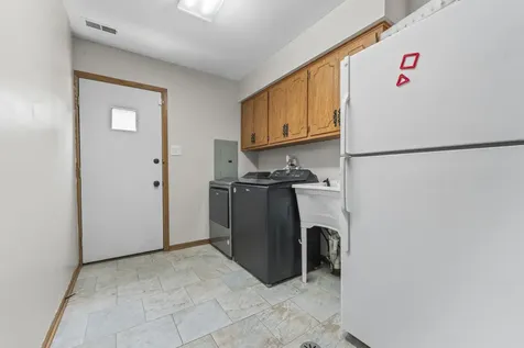 16036 Pine Drive Tinley Park IL 60477