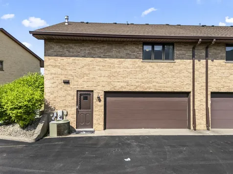 16036 Pine Drive Tinley Park IL 60477
