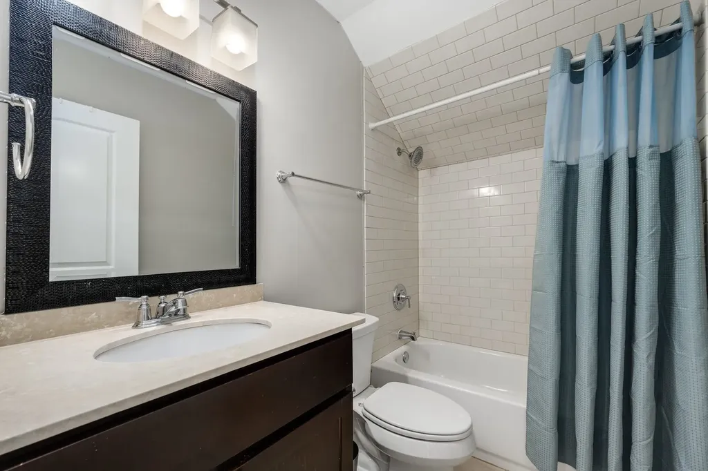 1742 North Bissell Street Chicago IL 60614