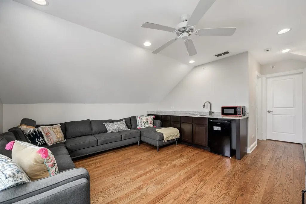 1742 North Bissell Street Chicago IL 60614