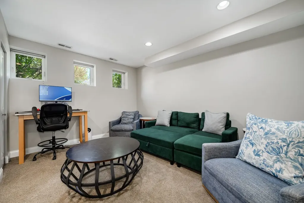 1742 North Bissell Street Chicago IL 60614