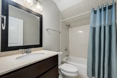 1742 North Bissell Street Chicago IL 60614
