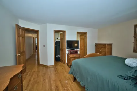 248 Perth Road Cary IL 60013