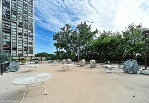 5445 North Sheridan Road Chicago IL 60640
