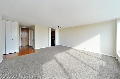 5445 North Sheridan Road Chicago IL 60640