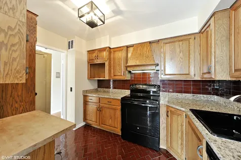 5445 North Sheridan Road Chicago IL 60640