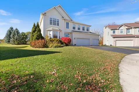 9 Lake Plumleigh Court Algonquin IL 60102
