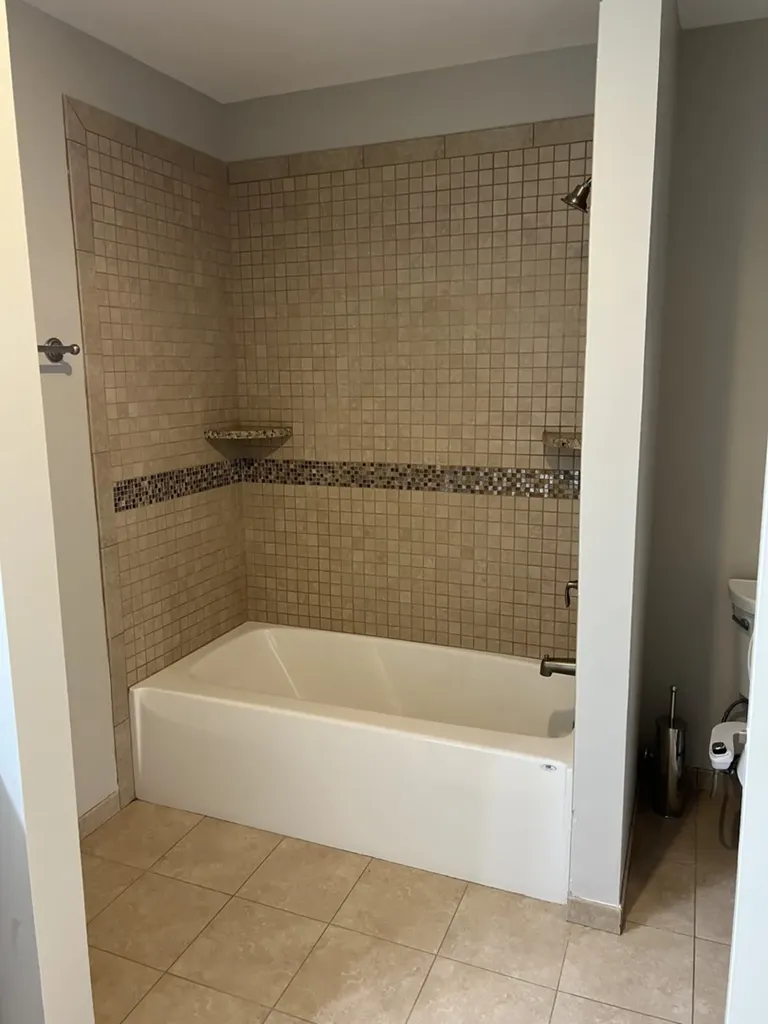 385 Sandhurst Circle Glen Ellyn IL 60137