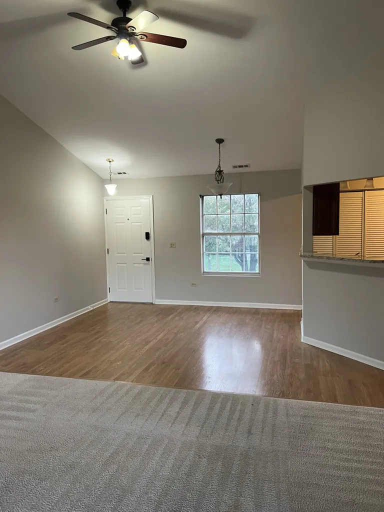 385 Sandhurst Circle Glen Ellyn IL 60137