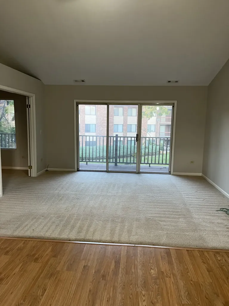 385 Sandhurst Circle Glen Ellyn IL 60137