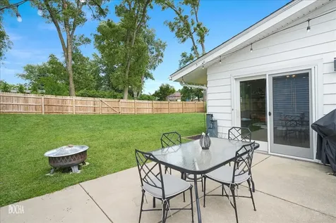 6509 Taylor Drive Woodridge IL 60517