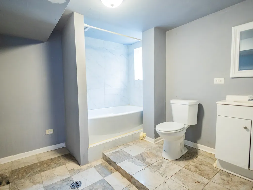 10224 South Princeton Avenue Chicago IL 60628