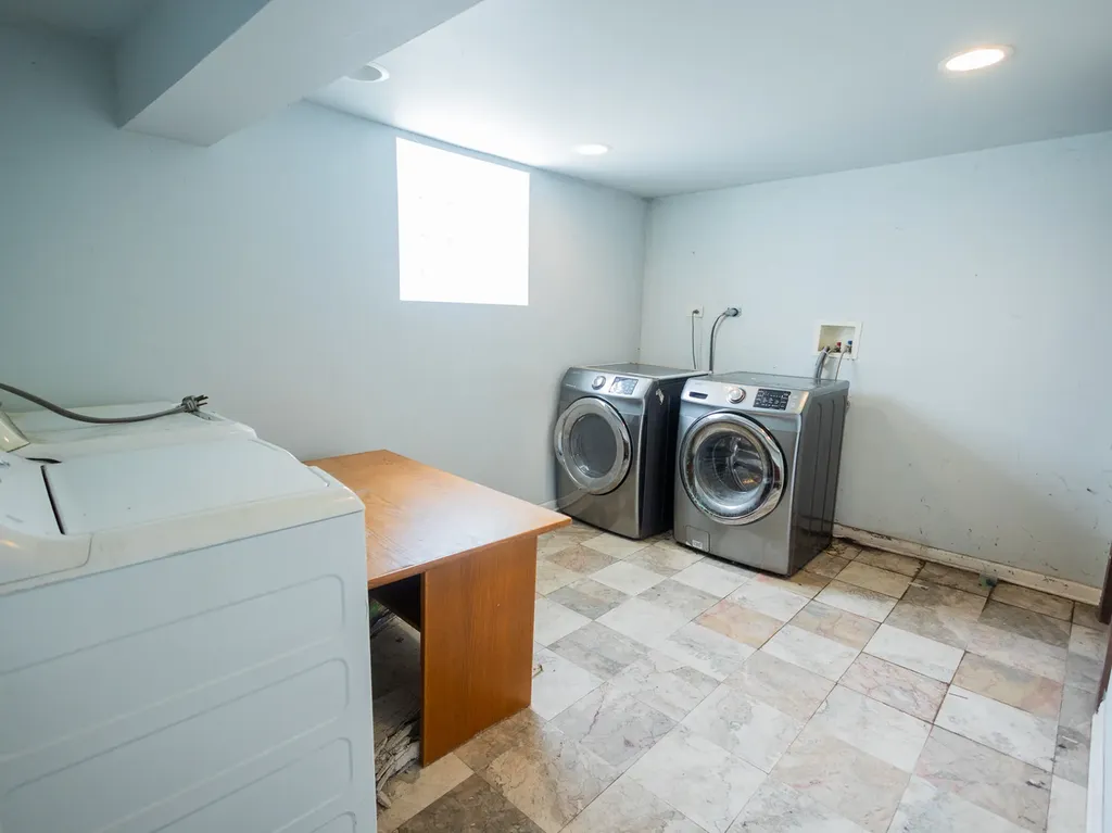 10224 South Princeton Avenue Chicago IL 60628