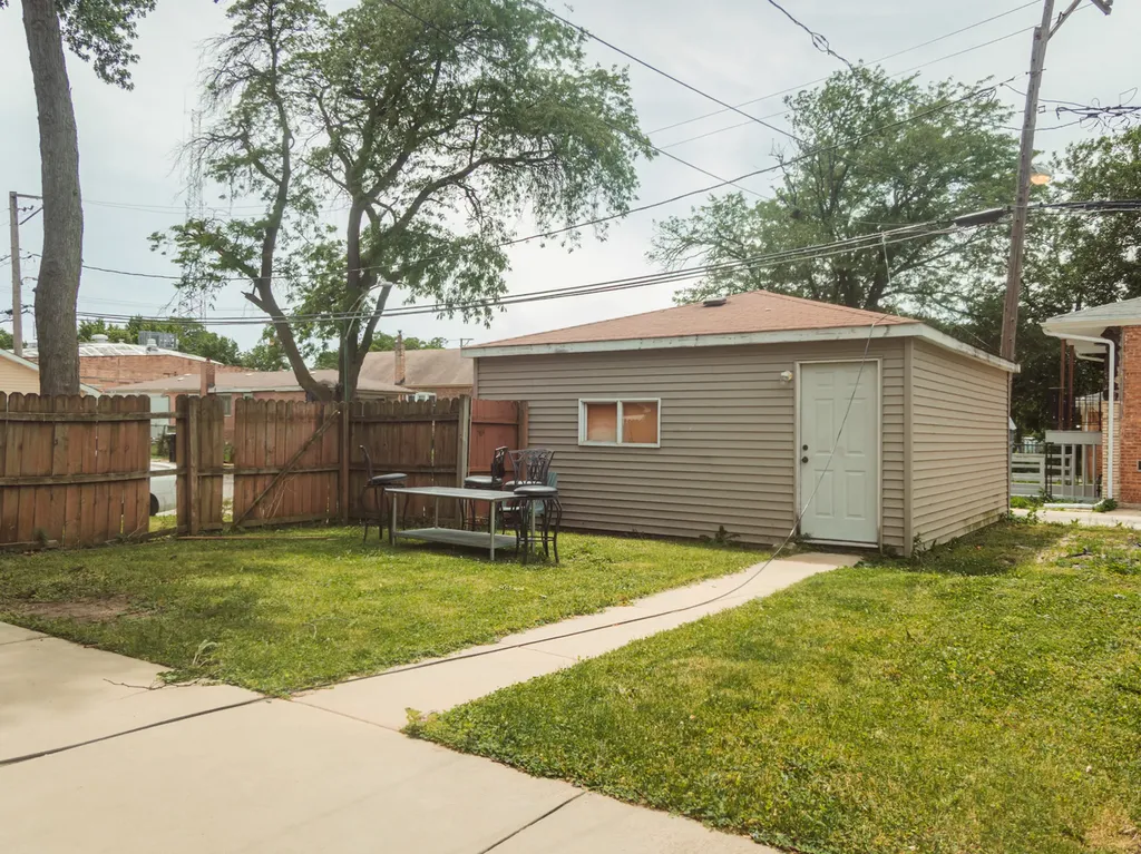10224 South Princeton Avenue Chicago IL 60628