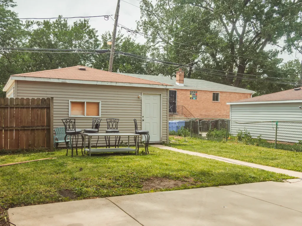 10224 South Princeton Avenue Chicago IL 60628