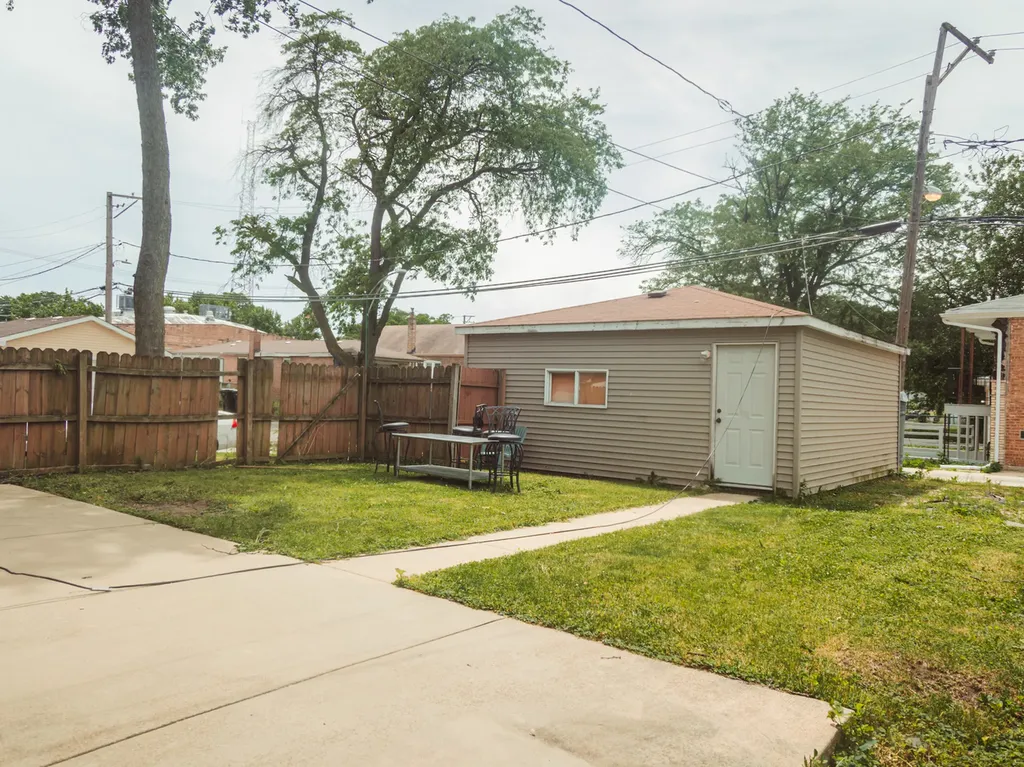 10224 South Princeton Avenue Chicago IL 60628