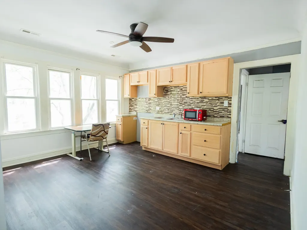 10224 South Princeton Avenue Chicago IL 60628