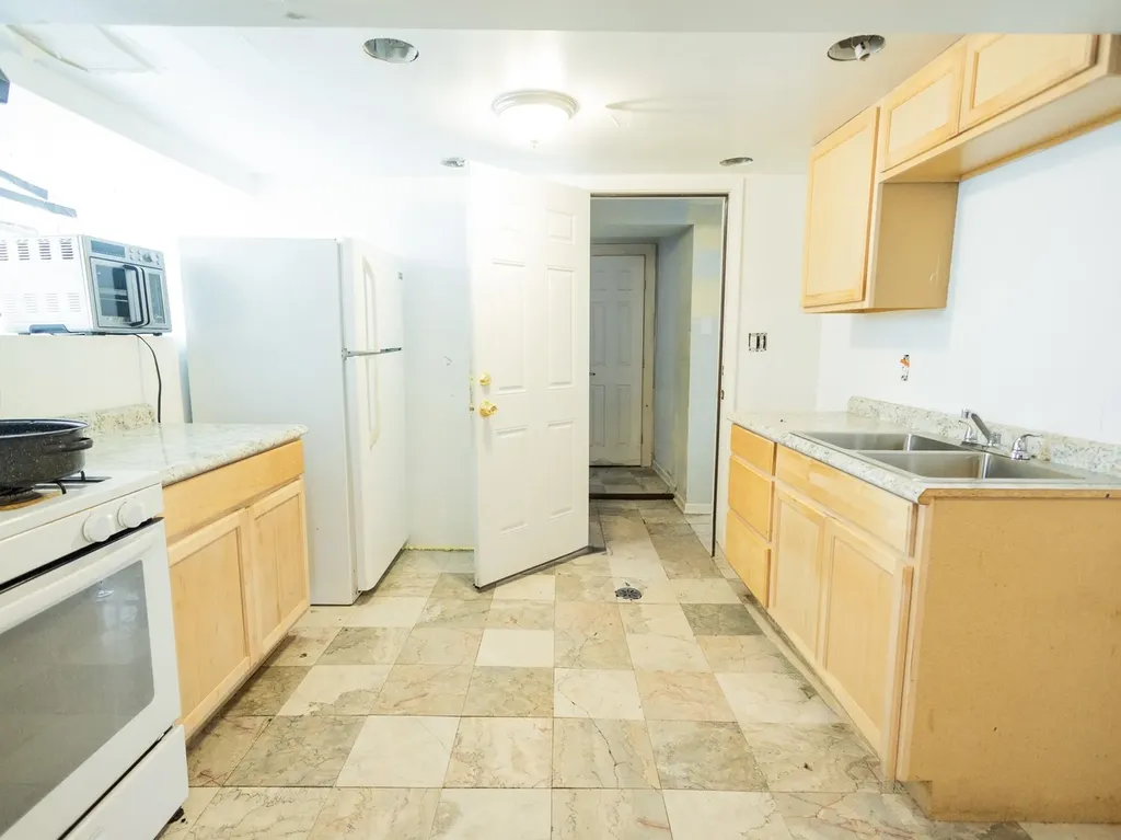 10224 South Princeton Avenue Chicago IL 60628