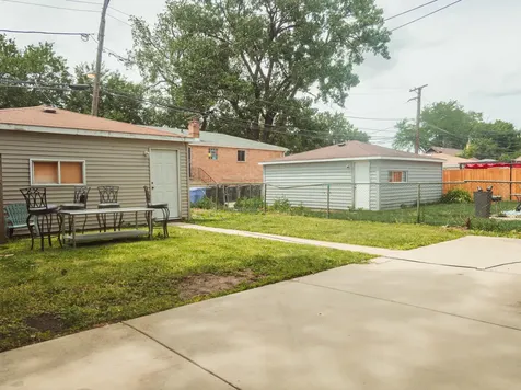 10224 South Princeton Avenue Chicago IL 60628