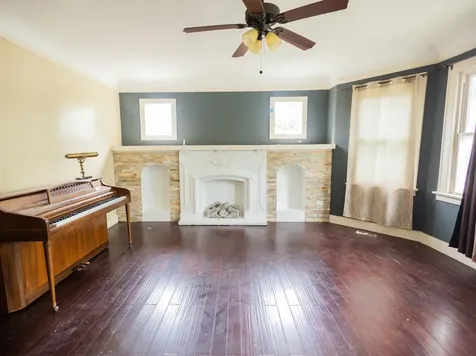 10224 South Princeton Avenue Chicago IL 60628