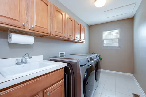 385 Post Oak Circle West Chicago IL 60185