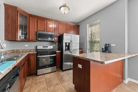 337 North Commerce Street Aurora IL 60504