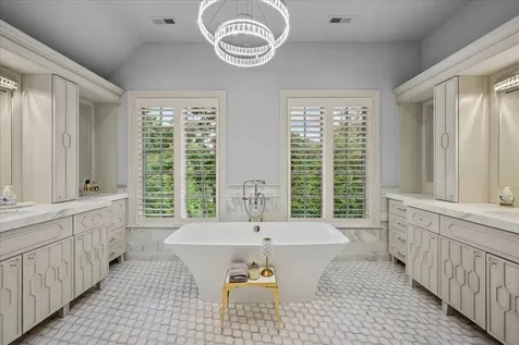 677 Sheridan Road Glencoe IL 60022