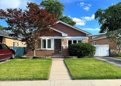 8625 43RD Street Lyons IL 60534