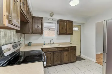 8625 43RD Street Lyons IL 60534