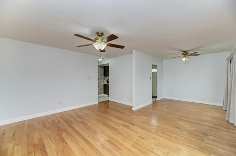 8625 43RD Street Lyons IL 60534