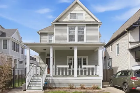 1828 West Berenice Avenue Chicago IL 60613