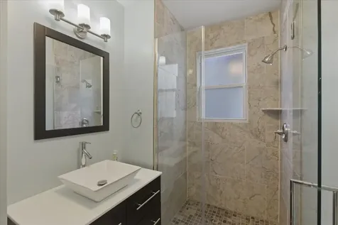 1828 West Berenice Avenue Chicago IL 60613