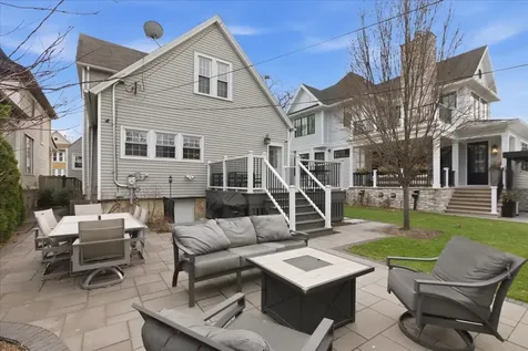 1828 West Berenice Avenue Chicago IL 60613