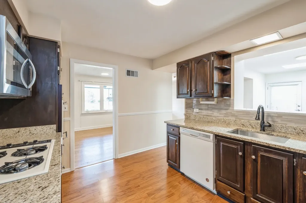 4701 Lawn Avenue Western Springs IL 60558