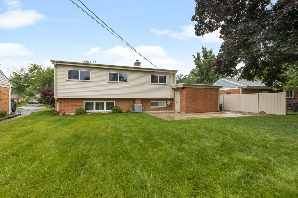 427 East Atwater Avenue Elmhurst IL 60126