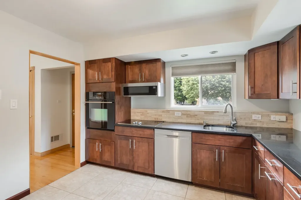427 East Atwater Avenue Elmhurst IL 60126