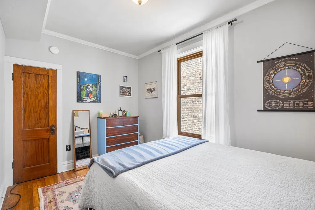 3830 North Leavitt Street Chicago IL 60618