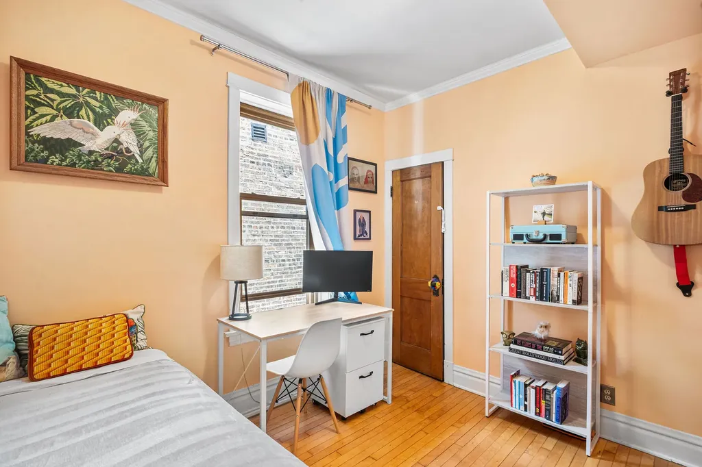 3830 North Leavitt Street Chicago IL 60618