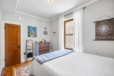 3830 North Leavitt Street Chicago IL 60618