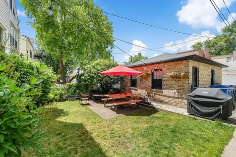3830 North Leavitt Street Chicago IL 60618