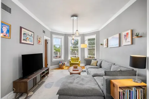 3830 North Leavitt Street Chicago IL 60618