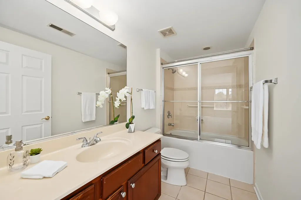 570 Crescent Boulevard Glen Ellyn IL 60137