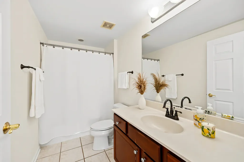 570 Crescent Boulevard Glen Ellyn IL 60137