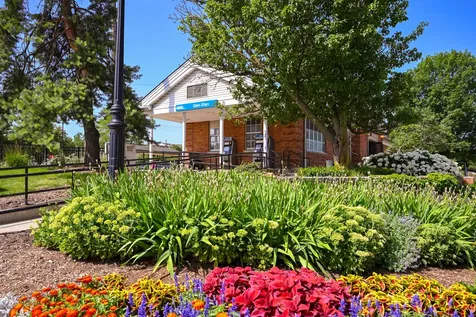 570 Crescent Boulevard Glen Ellyn IL 60137