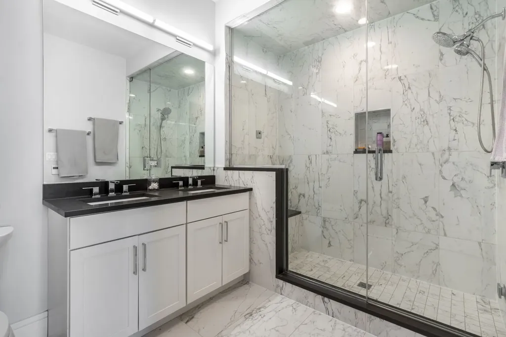 5748 North Hermitage Avenue Chicago IL 60660