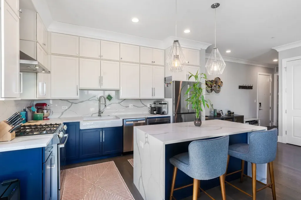 5748 North Hermitage Avenue Chicago IL 60660