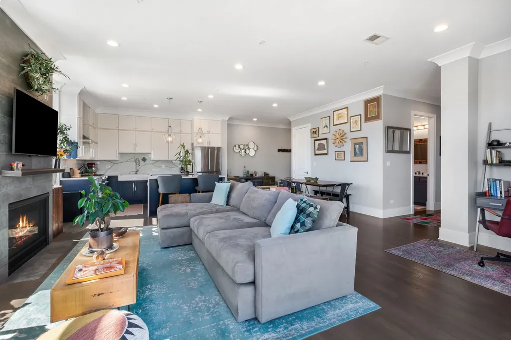 5748 North Hermitage Avenue Chicago IL 60660