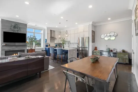 5748 North Hermitage Avenue Chicago IL 60660